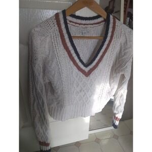 American Eagle cream chunky cable knit sweater size small striped v collar